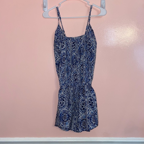 Blue White Pattern Romper - Picture 4 of 5